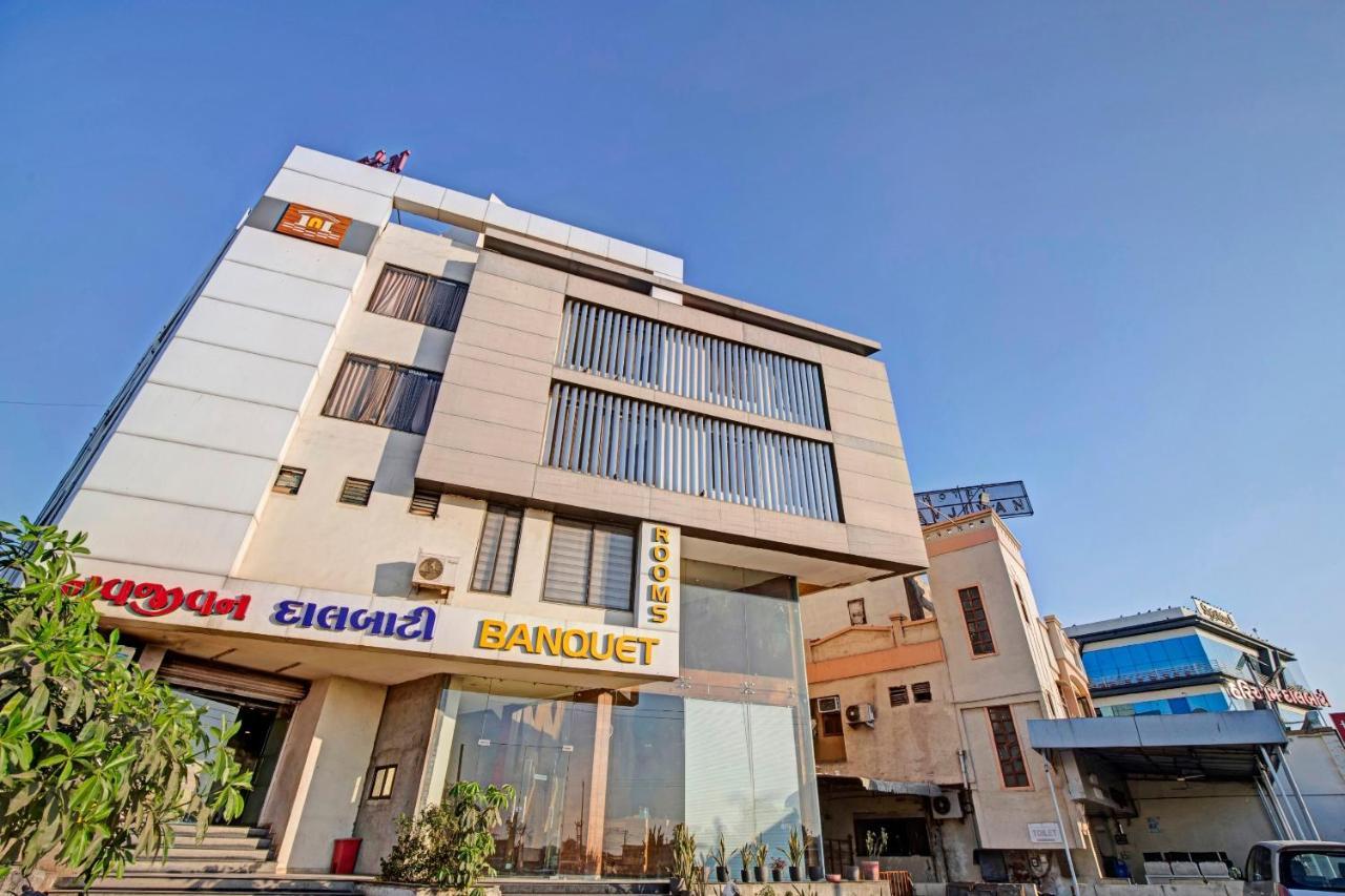 Hotel Navjivan Himatnagar Esterno foto