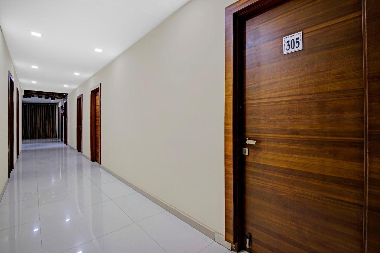 Hotel Navjivan Himatnagar Esterno foto