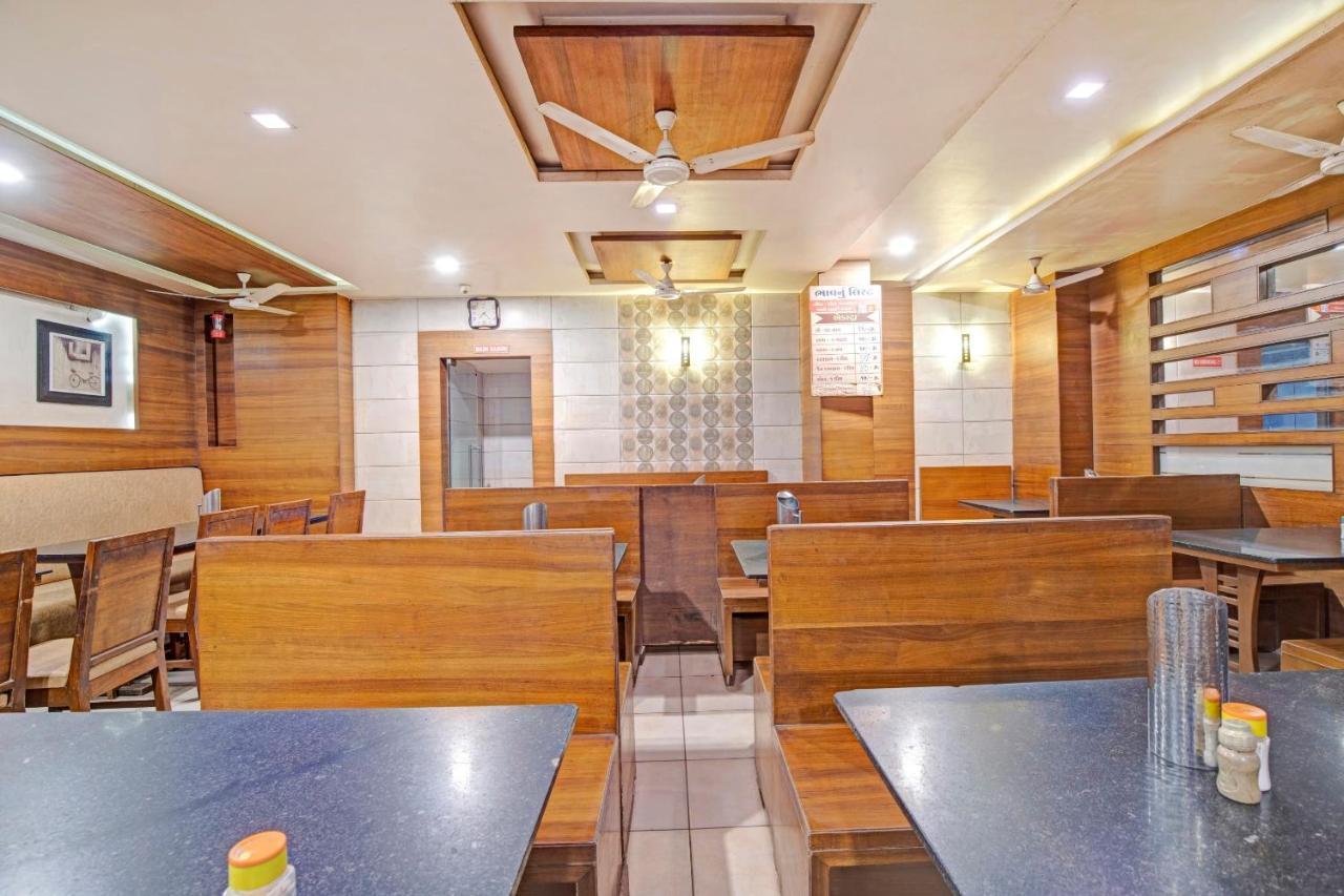Hotel Navjivan Himatnagar Esterno foto