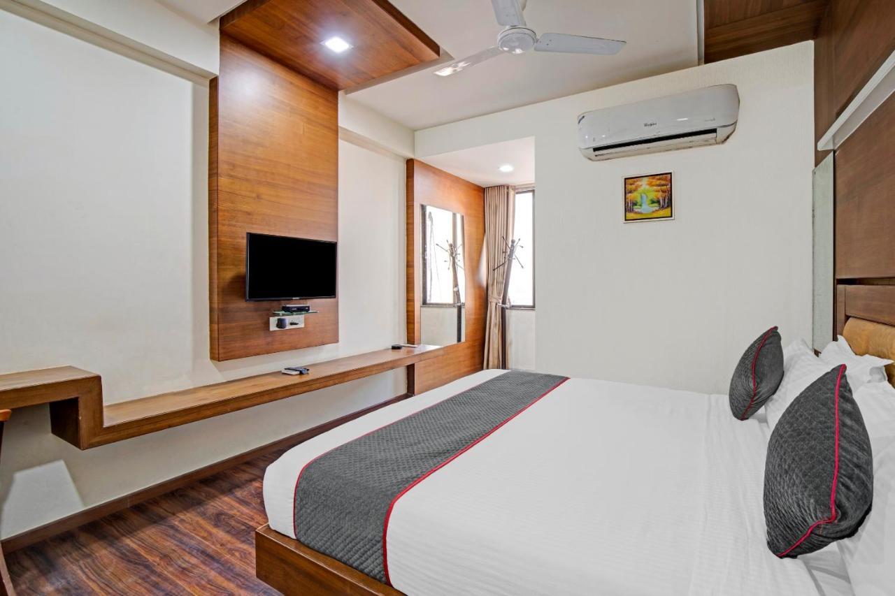 Hotel Navjivan Himatnagar Esterno foto