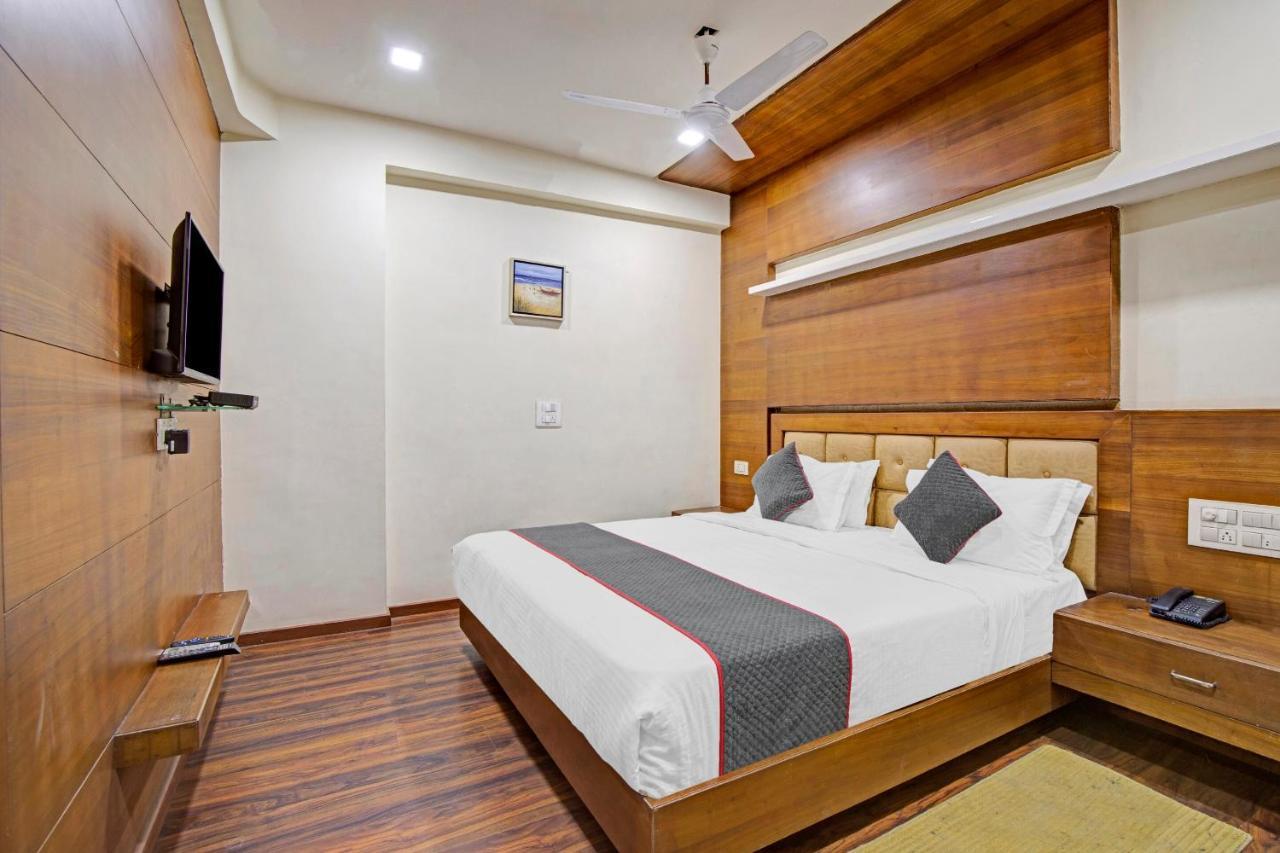 Hotel Navjivan Himatnagar Esterno foto