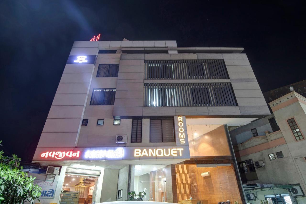 Hotel Navjivan Himatnagar Esterno foto