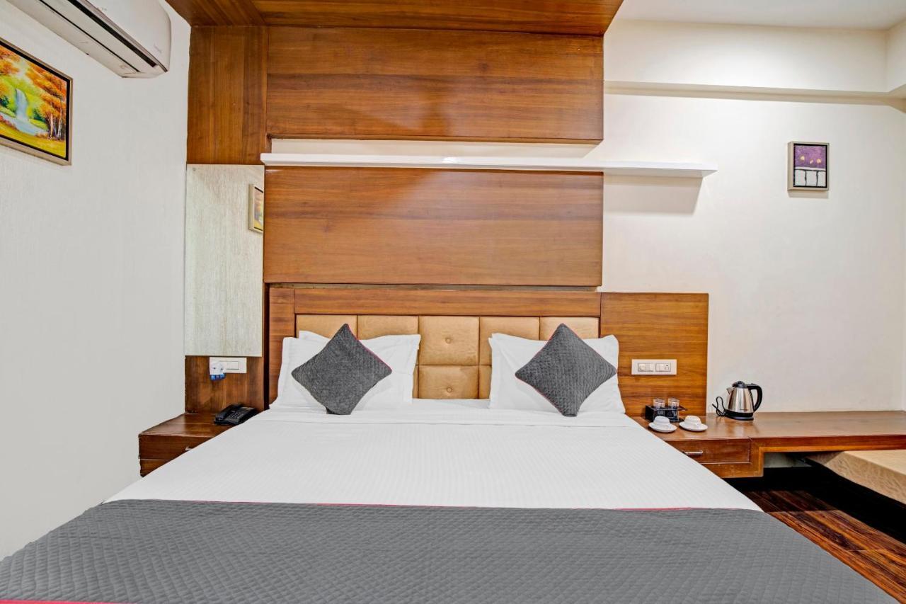 Hotel Navjivan Himatnagar Esterno foto