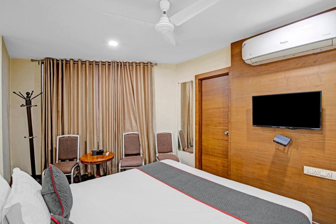 Hotel Navjivan Himatnagar Esterno foto