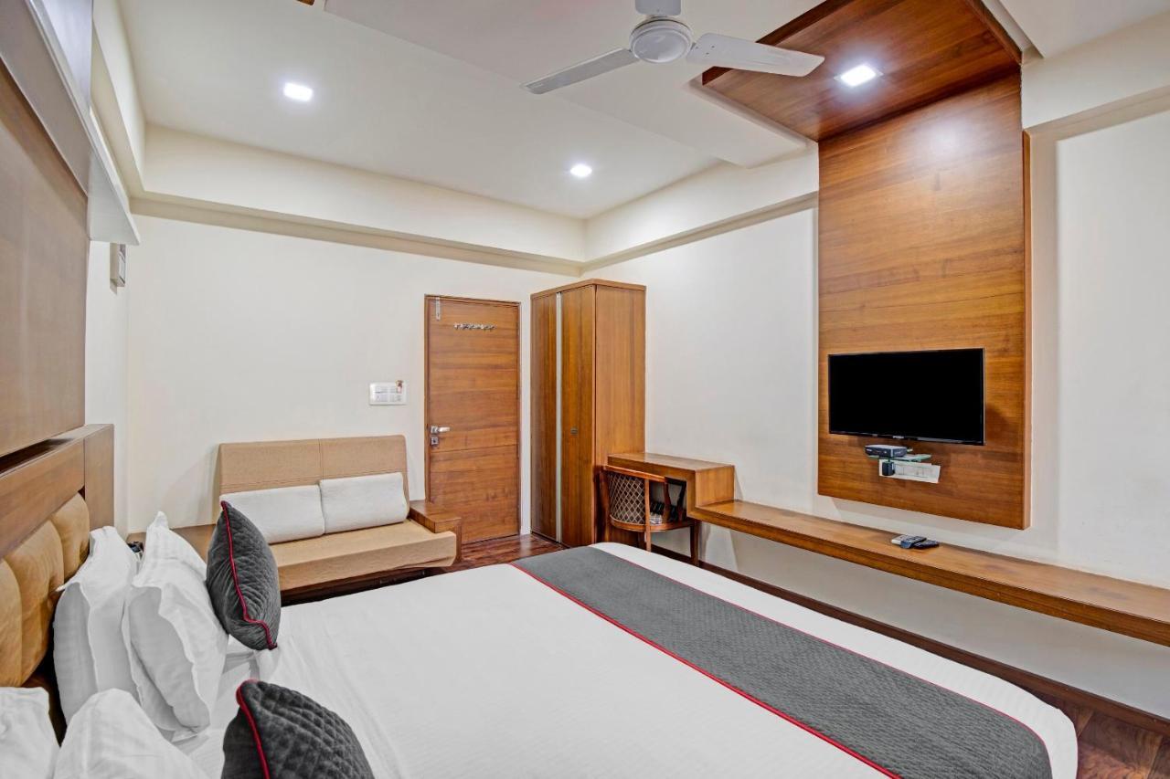 Hotel Navjivan Himatnagar Esterno foto