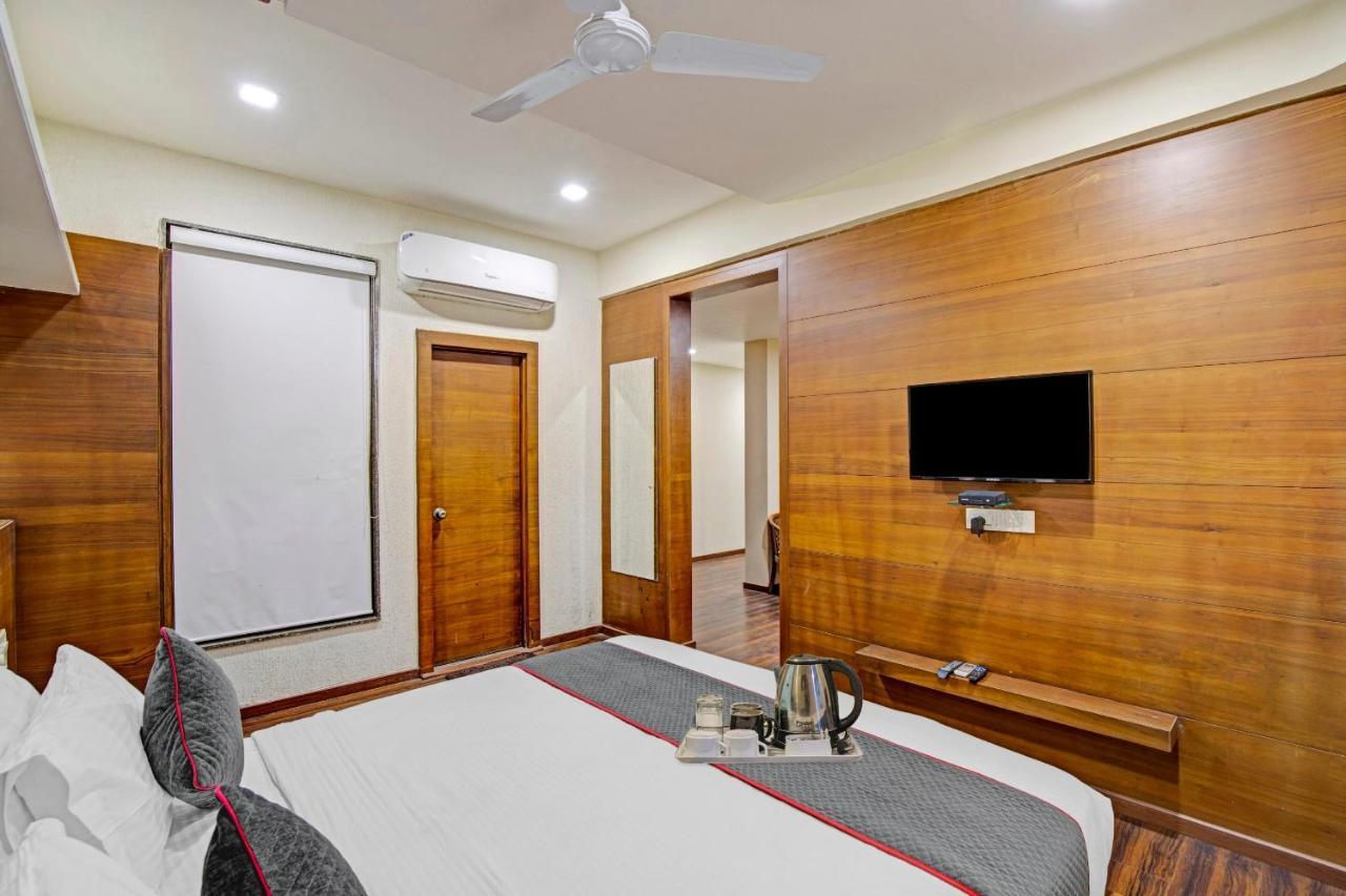Hotel Navjivan Himatnagar Esterno foto