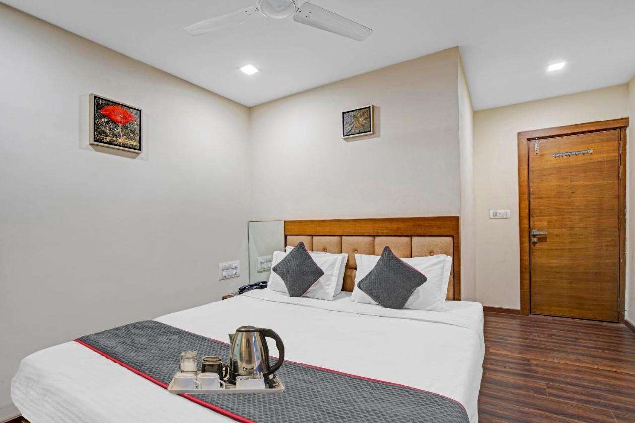 Hotel Navjivan Himatnagar Esterno foto