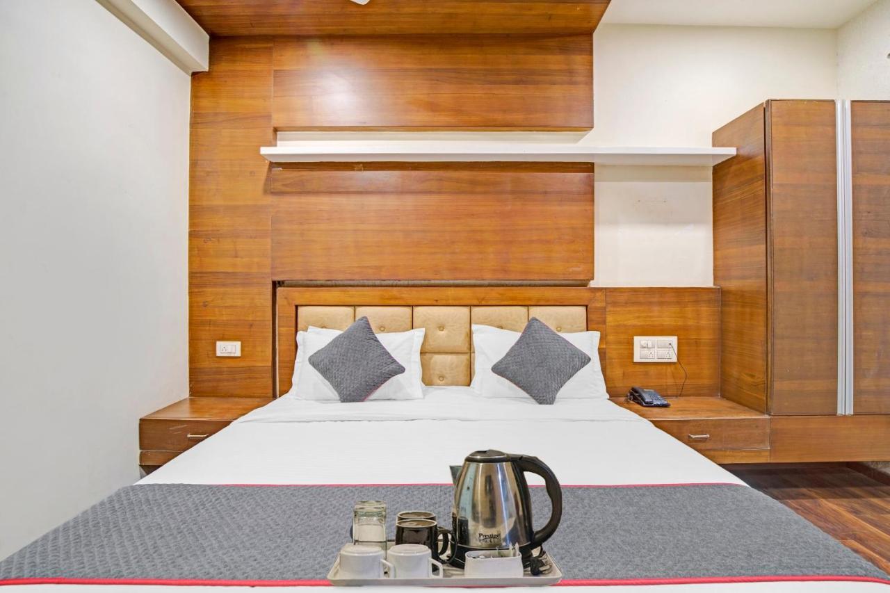 Hotel Navjivan Himatnagar Esterno foto